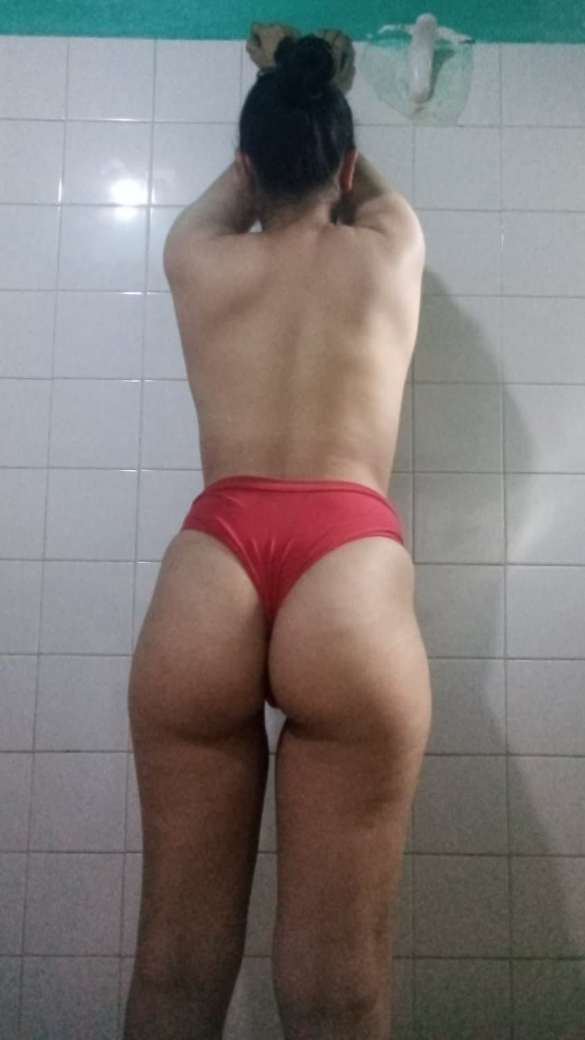 Click to view full size Este post es puro culo! (Carla B)
