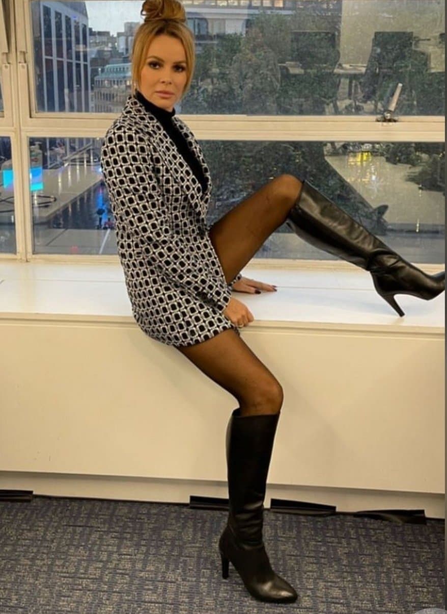 Amanda holden,sexy classic pics to jerk & spurt to for cum whore amanda holden ??