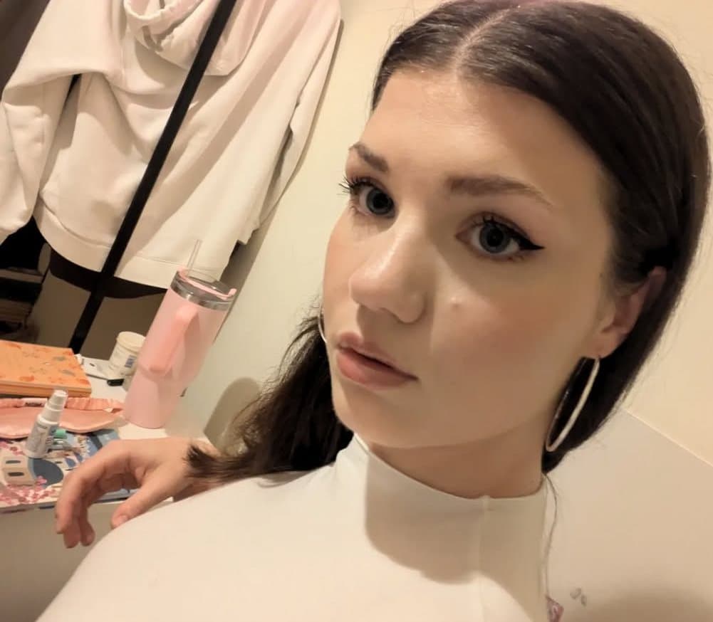 I would without a doubt impregnate every single of Charlottes holes as soon as I got the chance….