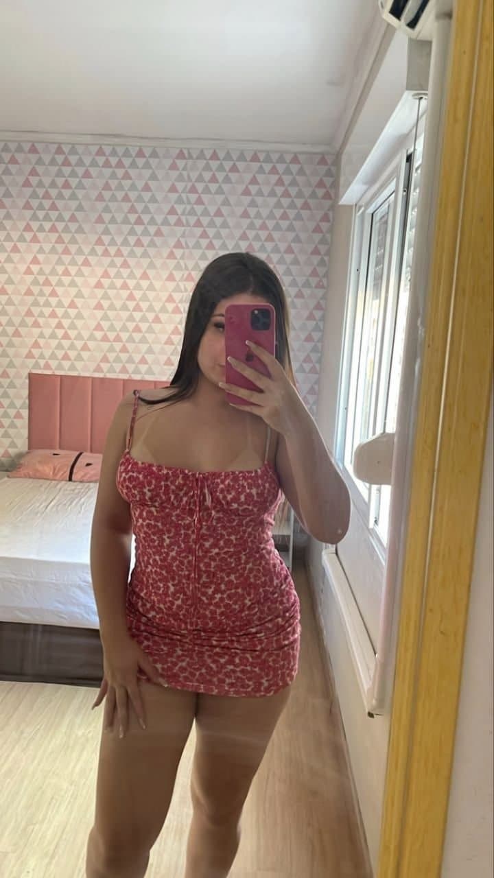 Fotógrafo cojiendose a chica modelo hermosa culona colombiana en el hotel