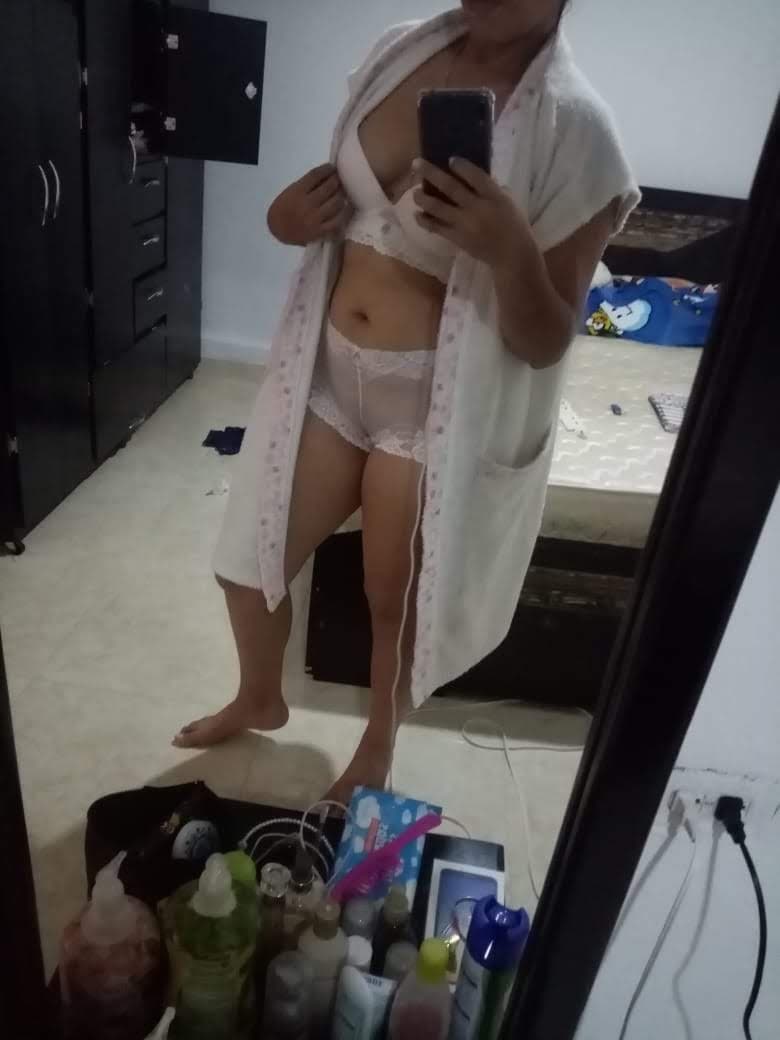 Click to view full size Mi puti esposa