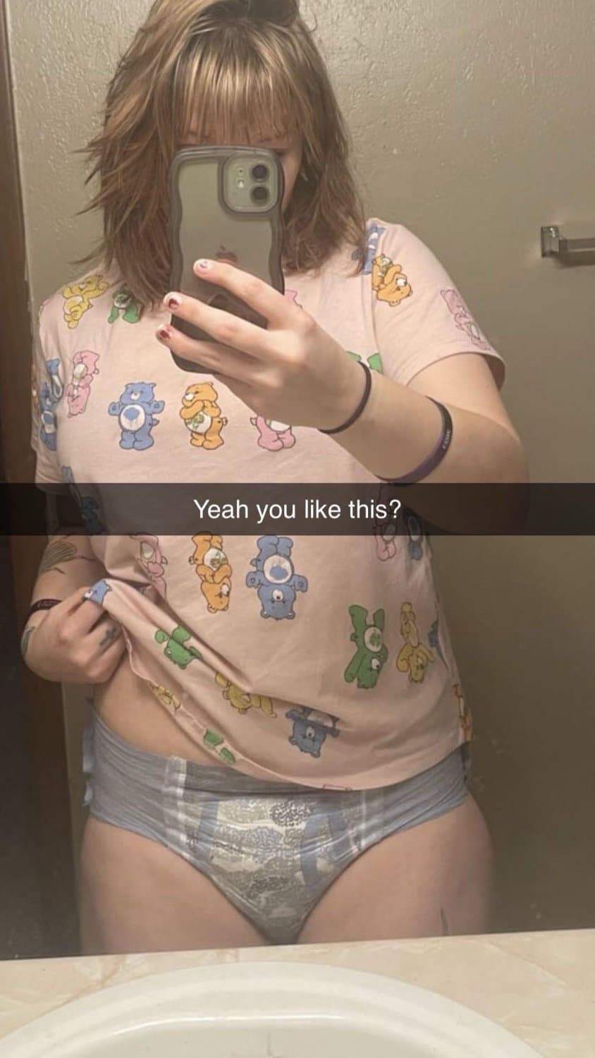 Shy college teen shows how full she makes her diapers