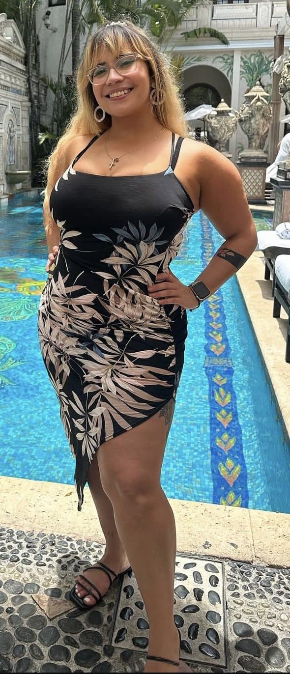 Cuban slut Kaylee loves huge cocks