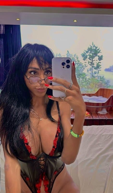 Huge Cock Shemale Ebony