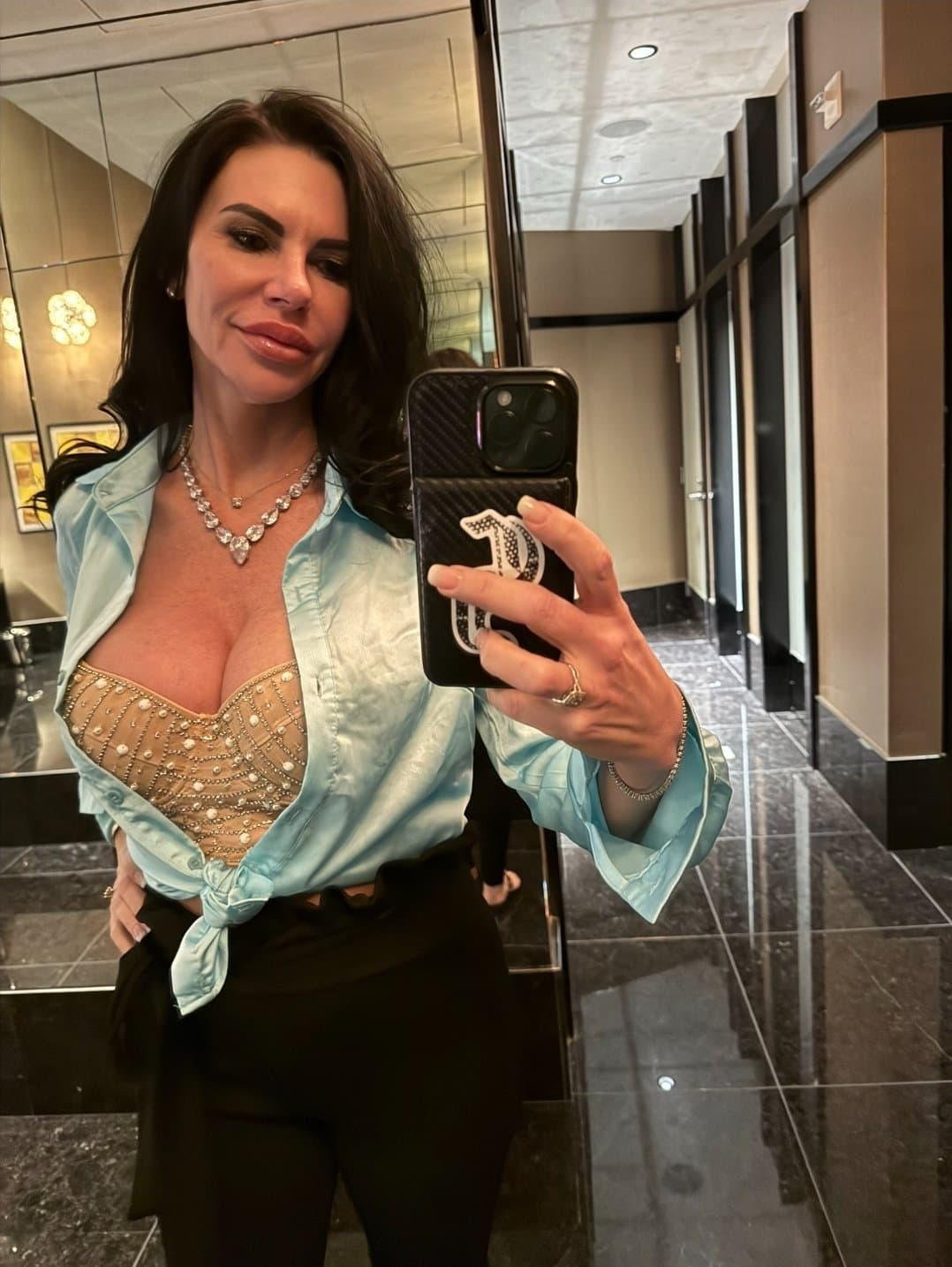 Nice mommy or naughty mommy??