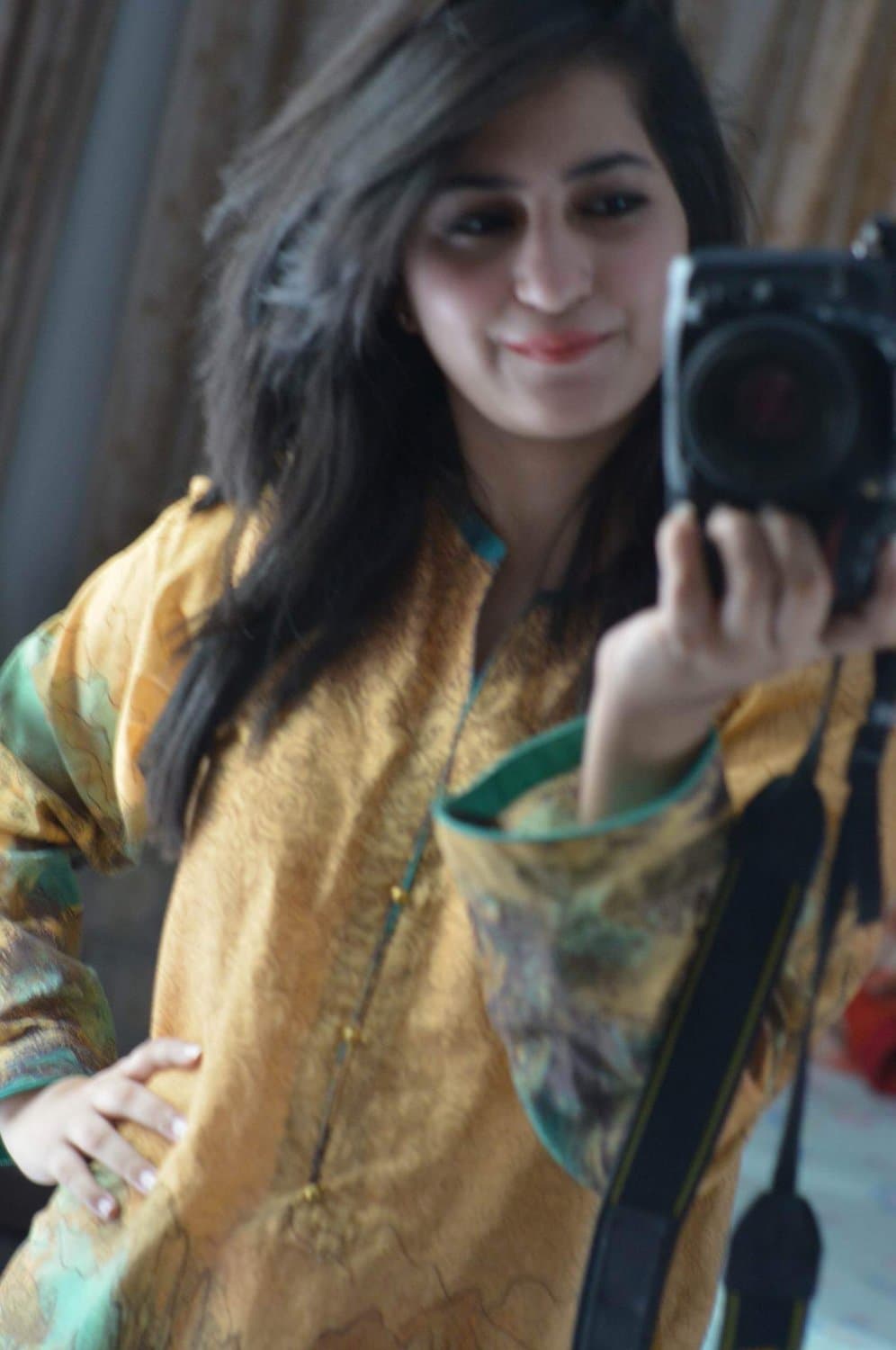 Click to view full size Pakistani girl sexy Resham gul Insta reshug1212 snap reshu121 num 03422278042