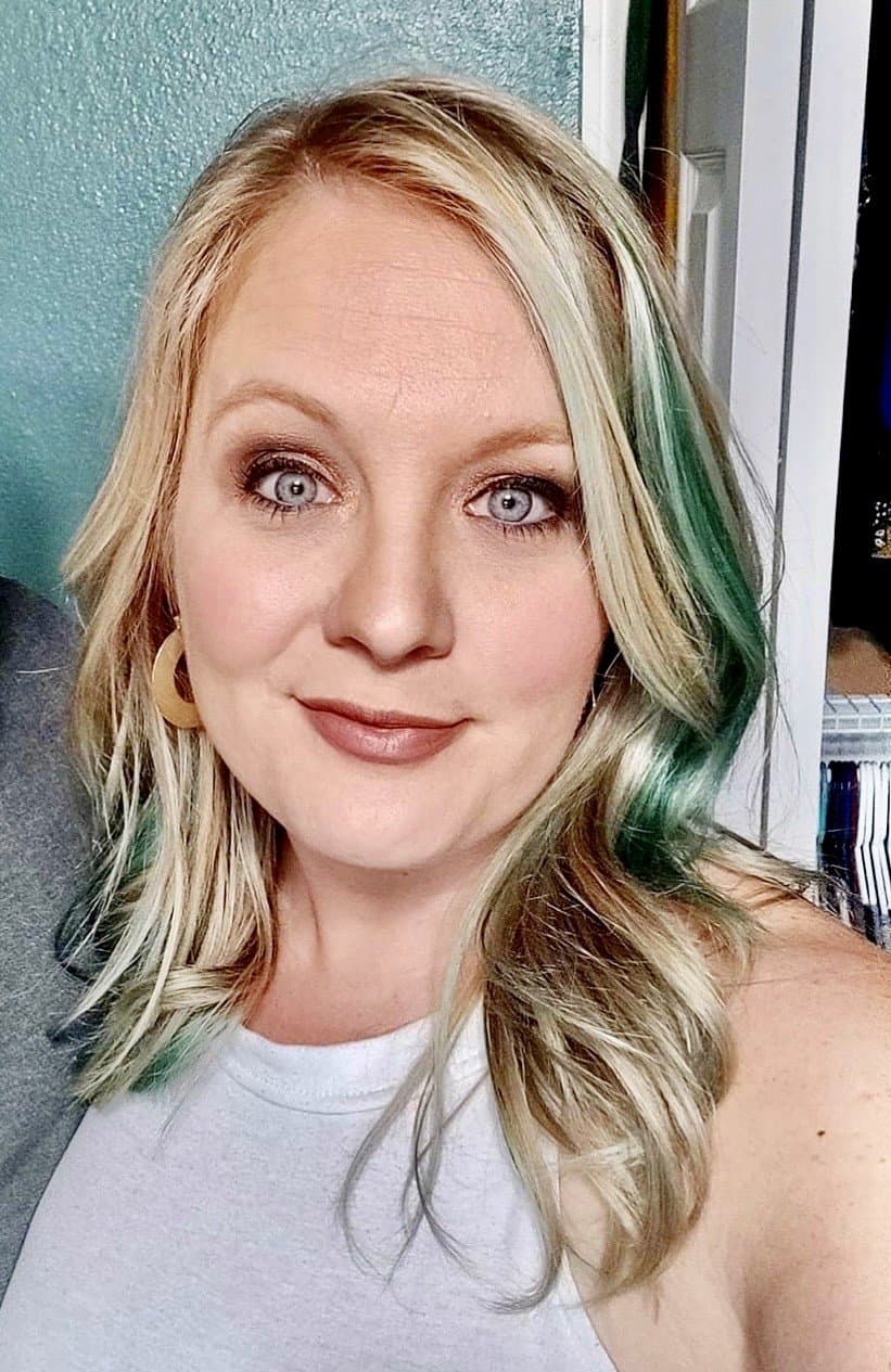 Click to view full size Erin (left) & Mary (right) - Spring break clubbing early 2000’s