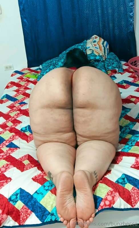 ChuNky C0LomBi@N Bo0tY !!