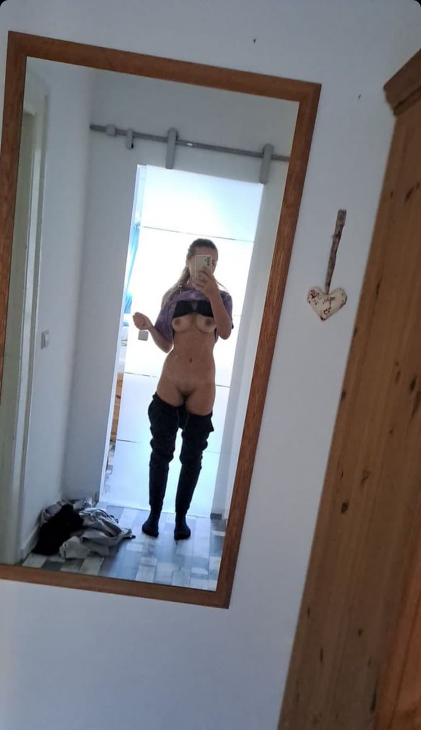 German sub Johanna - perky tits, slim body, smooth pussy