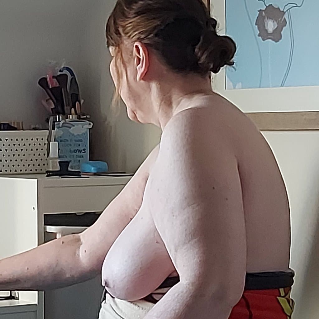 Wife Alison 60yo From UK ??