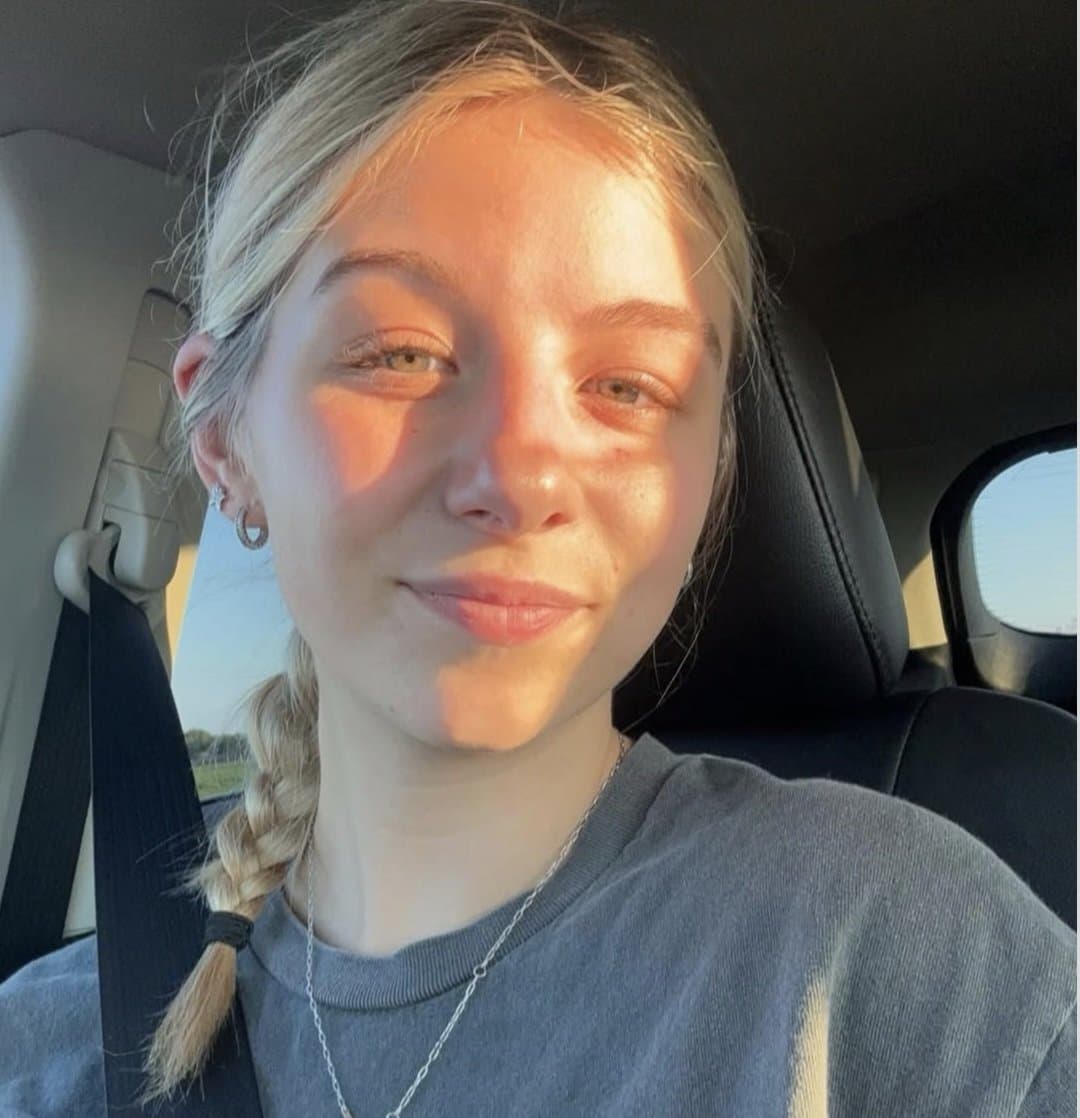 Sisters Bestfriend has a killer body ?