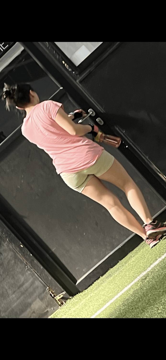 Se le marca el calzón a la putita