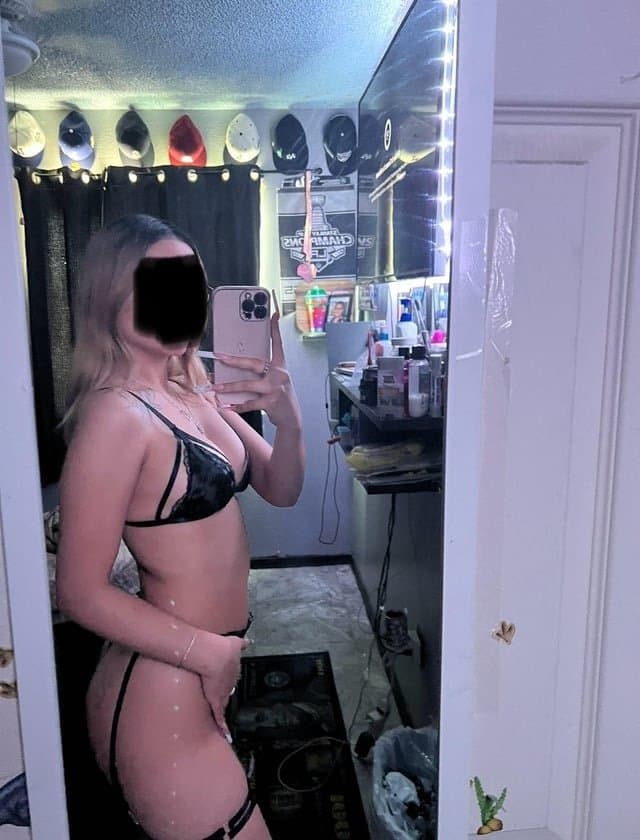 Latinas always got the prettiest pussy