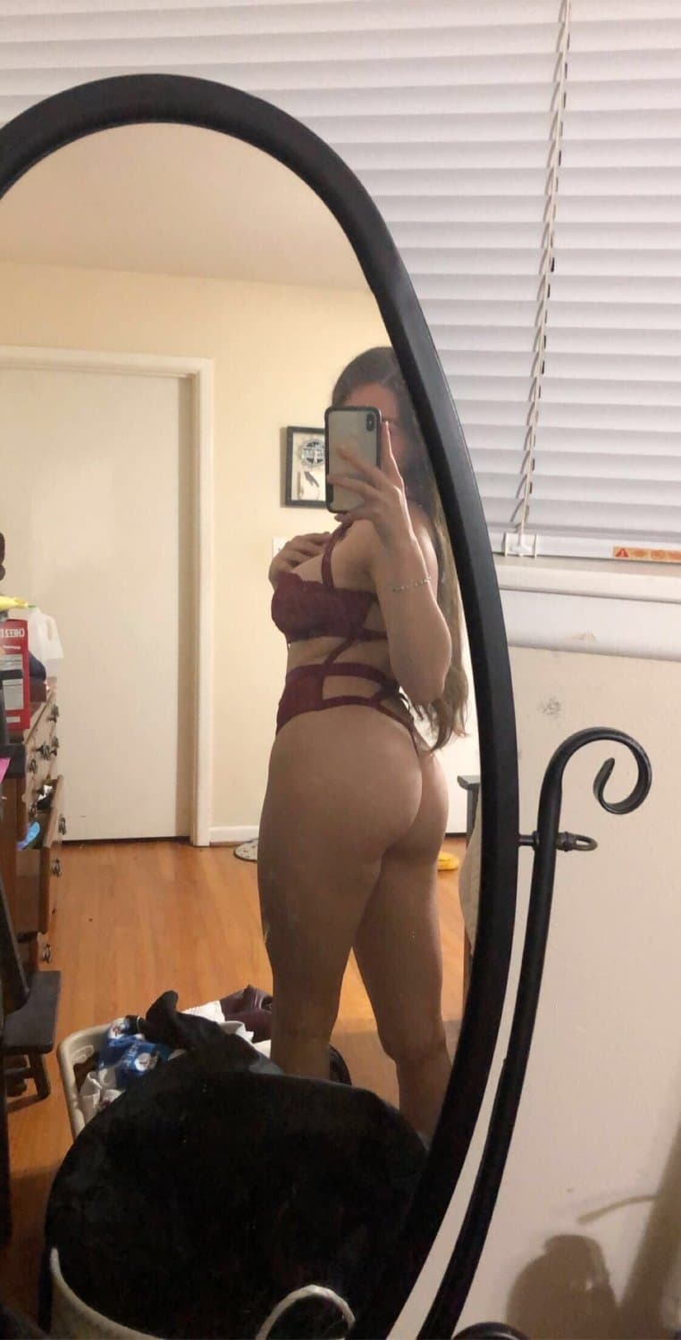 Big titty Hooters girl