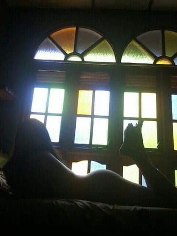 Sri Lankan sexy girl loves to show her sexy body