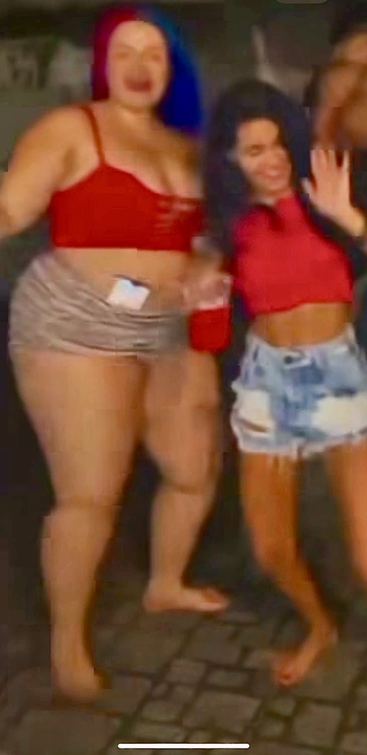 Click to view full size Agatha peninga - Puta da quebrada ??