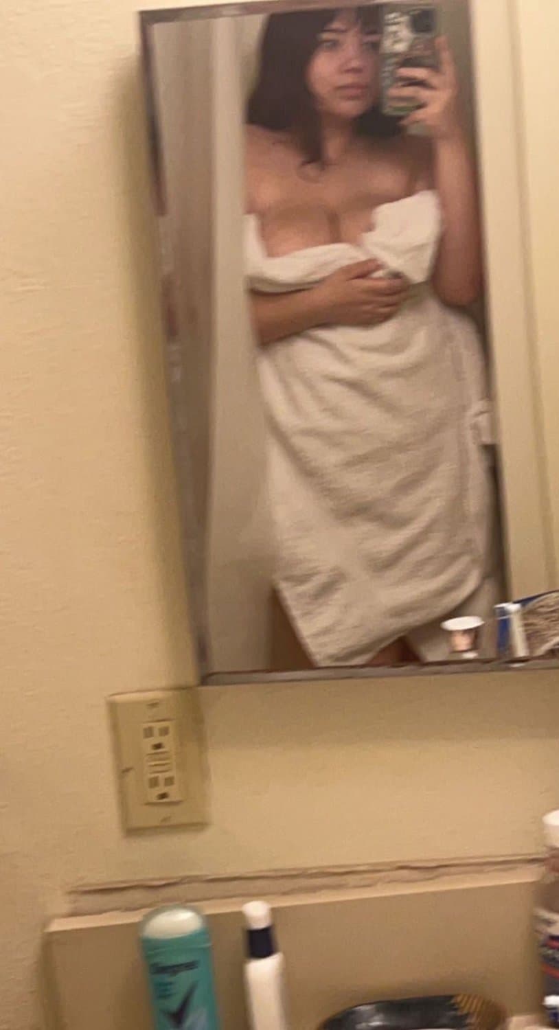 BARELY LEGAL DICKSUCKER!