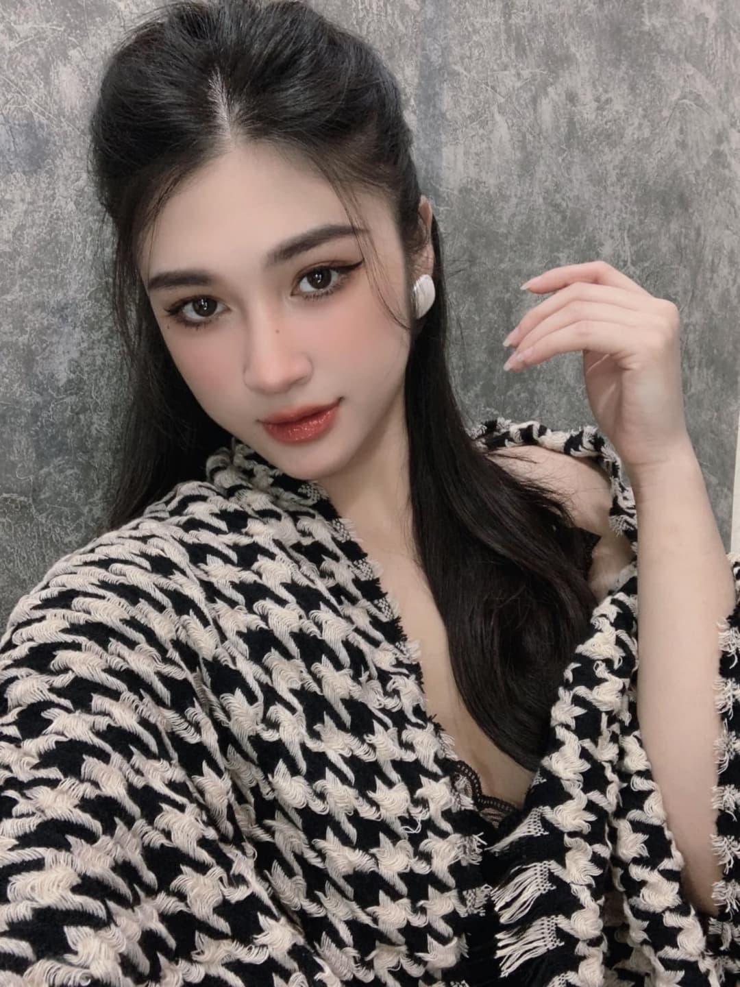 Asian Pretty Toilet Voyeur Hidden Cam  Shitting Masturbation Full