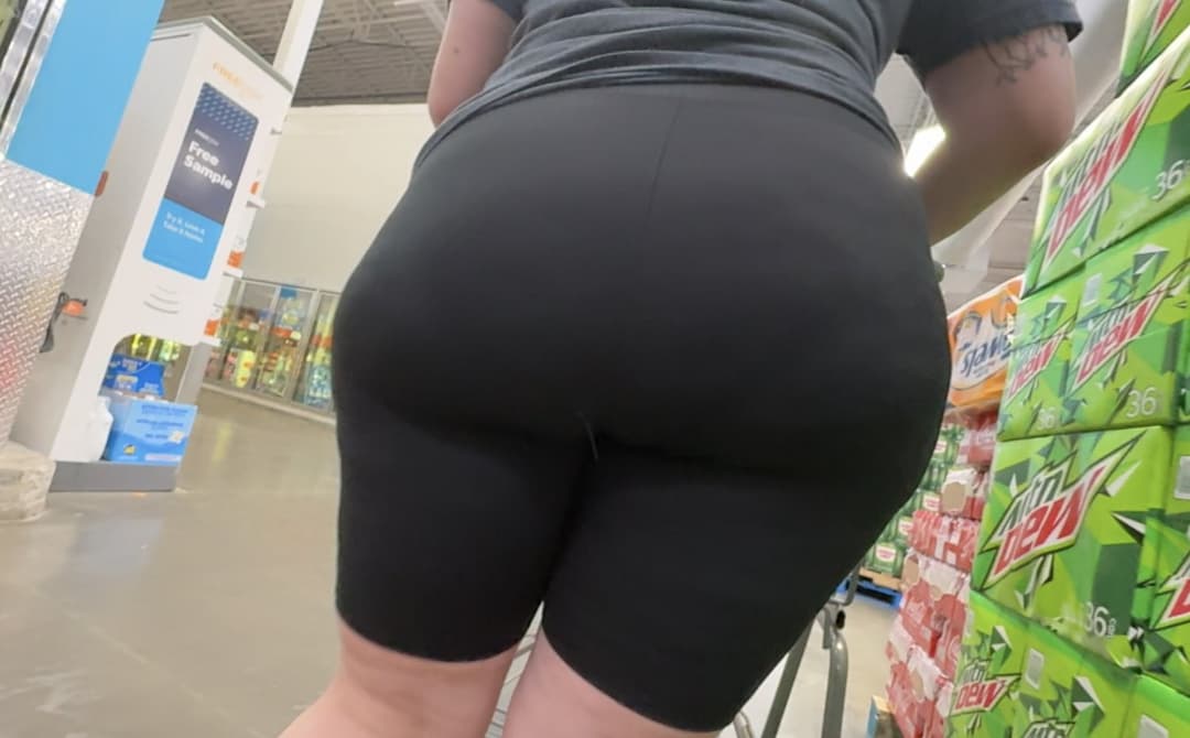 Saw a mix of asses today. A hot Latina, a milf, a gilf, a pawg and two huge BBW asses ?