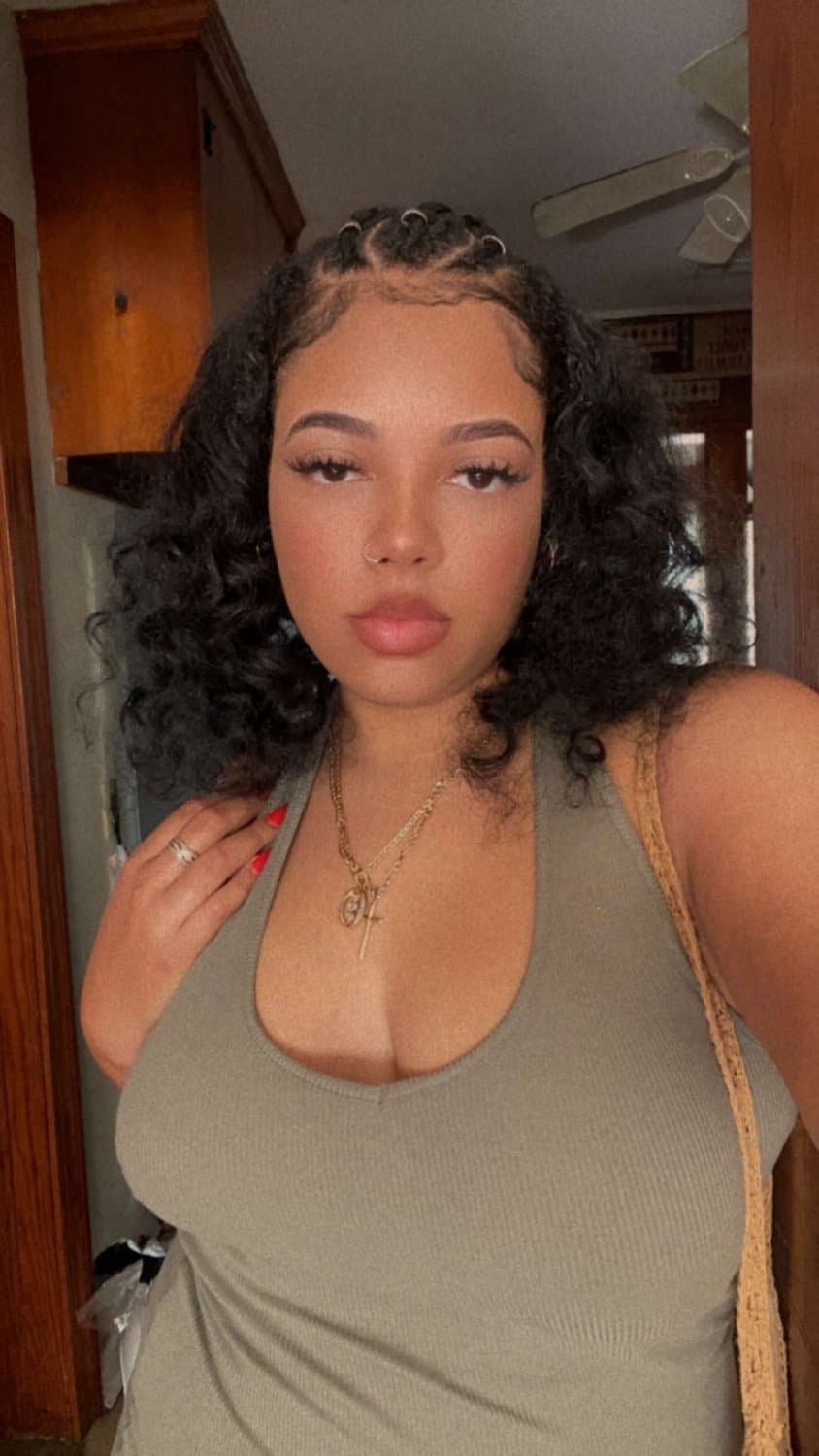 Click to view full size Brittany 26 nc. 20 plus likes I’m dropping her nudes