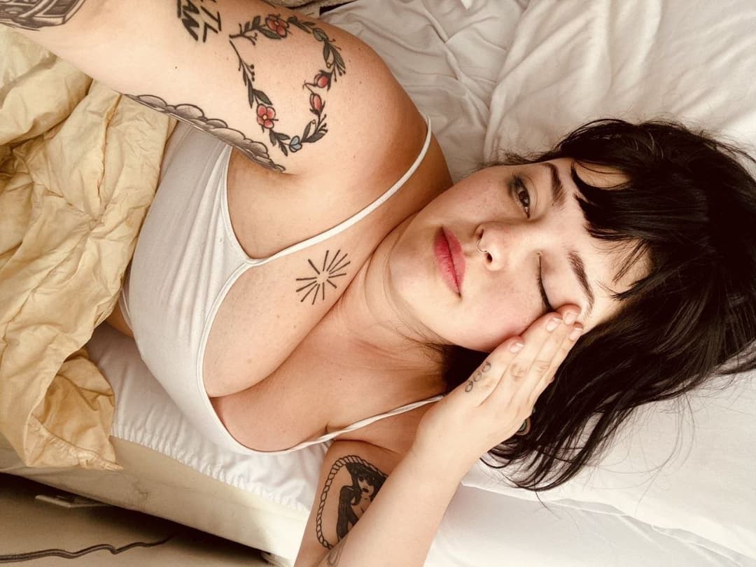 Thick cow coworker Abigail