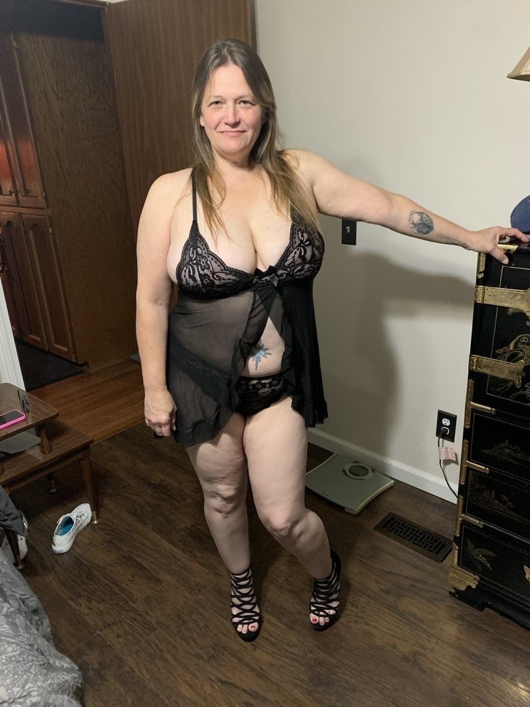 Sexy milf wife Krystal ready for action.