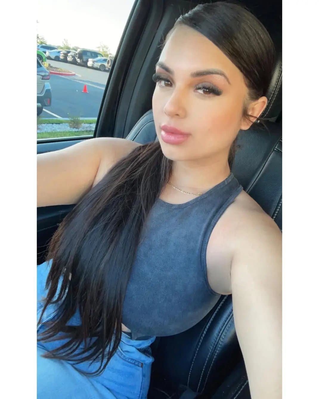 Everyone go message Serenity Vela on Facebook and tell her to start an Onlyfans