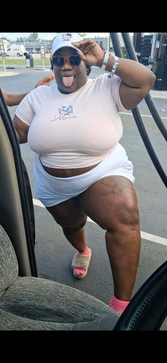 HUGE THICK MEGA EBONY BBW BUG OLE JUICY ASS BOOTY