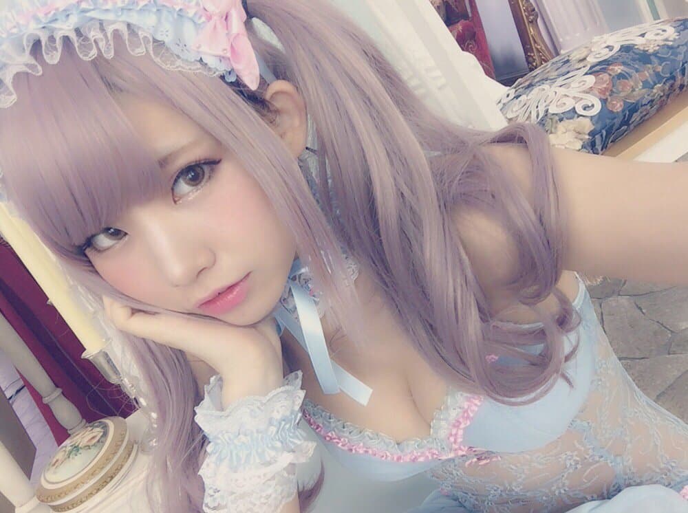 ENAKO RIN: these Japanese Cosplayer worth the waste of your offspring/ baby oil housed in your balls