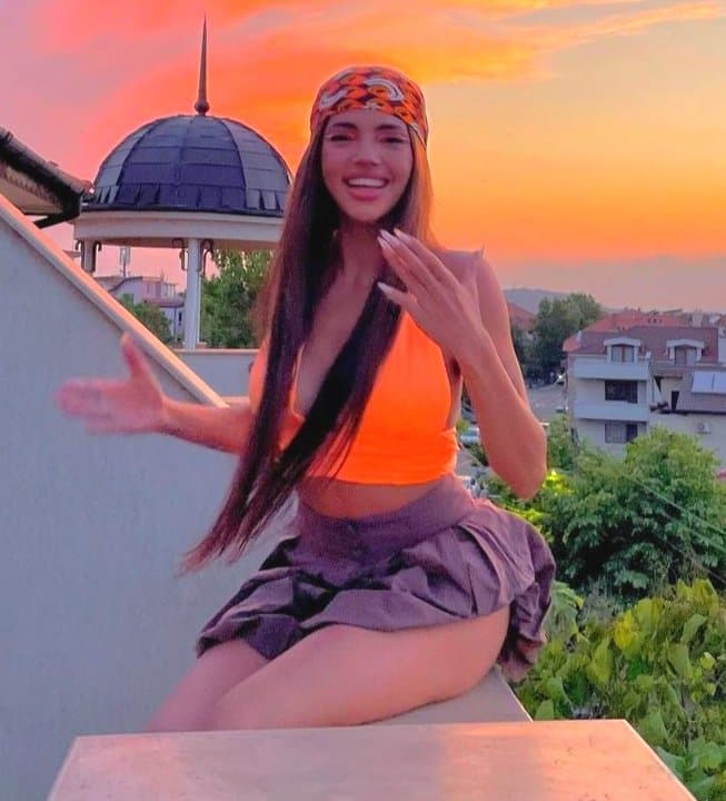 Click to view full size Bulgarian Celebrity Dara