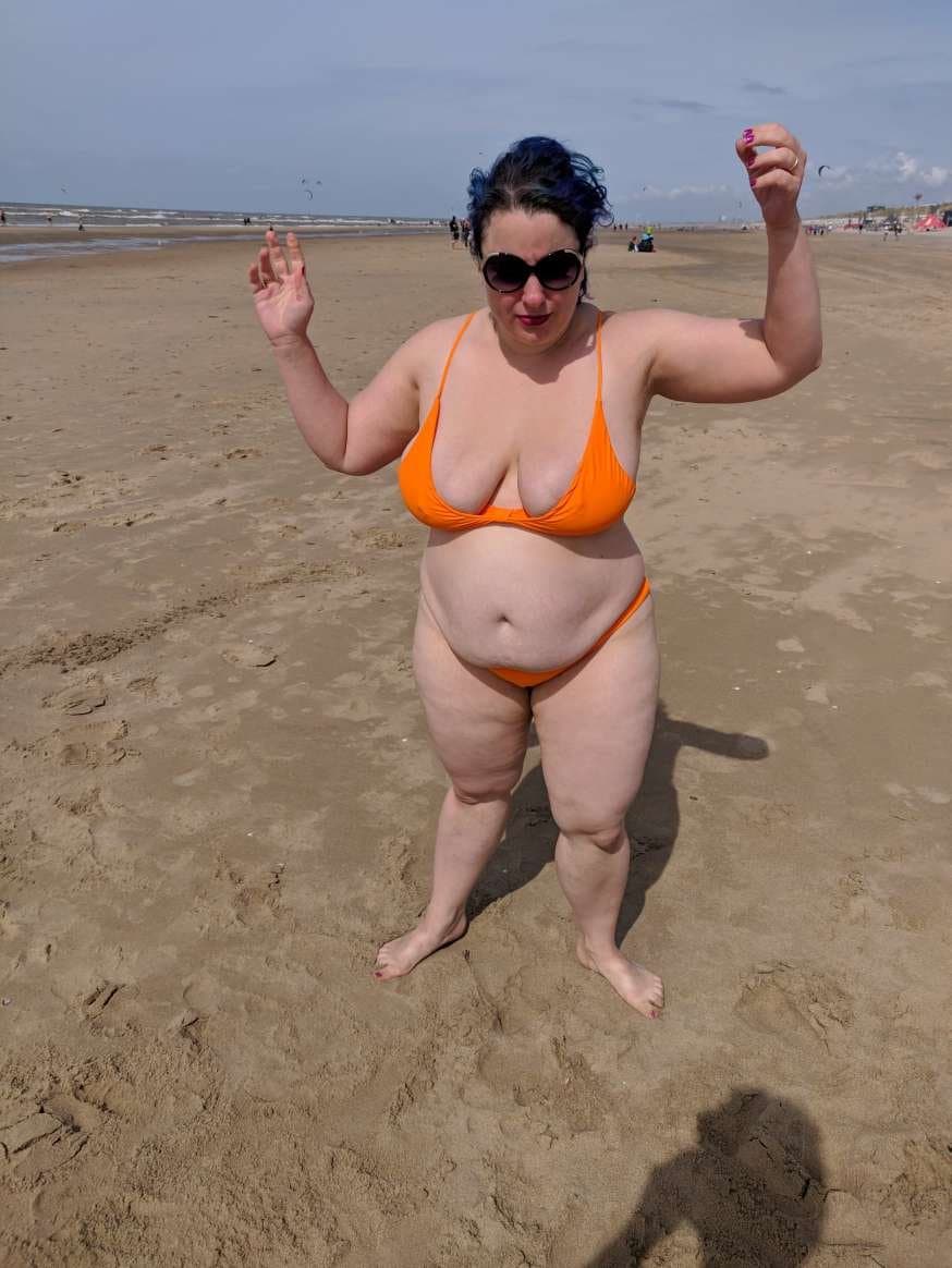 Beached Whales? Whores An Shores? BBWs at the seaside, tasting the spume ;)