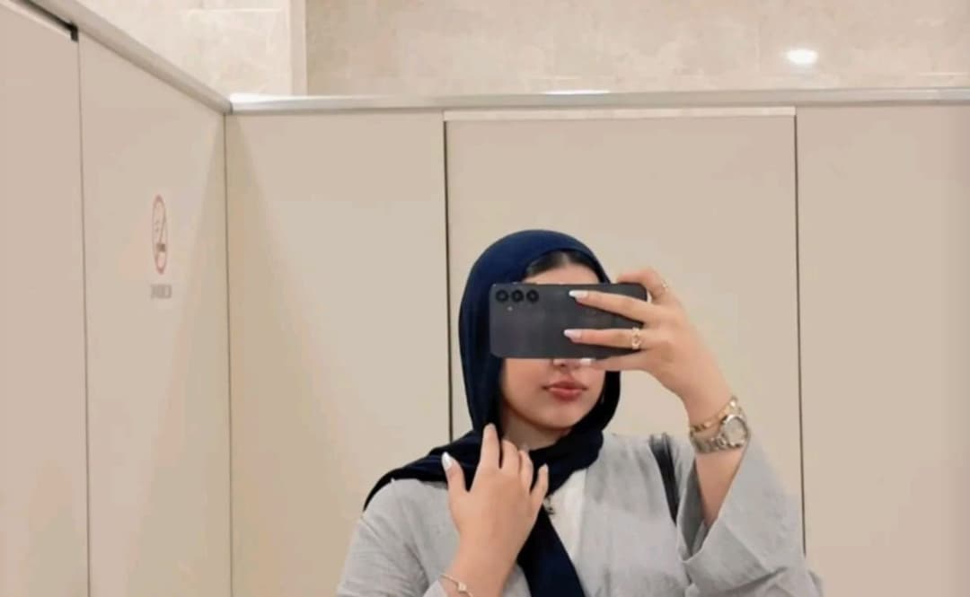 Part 3 of Alaã, give some likes to get her tits and pussy in Part 4