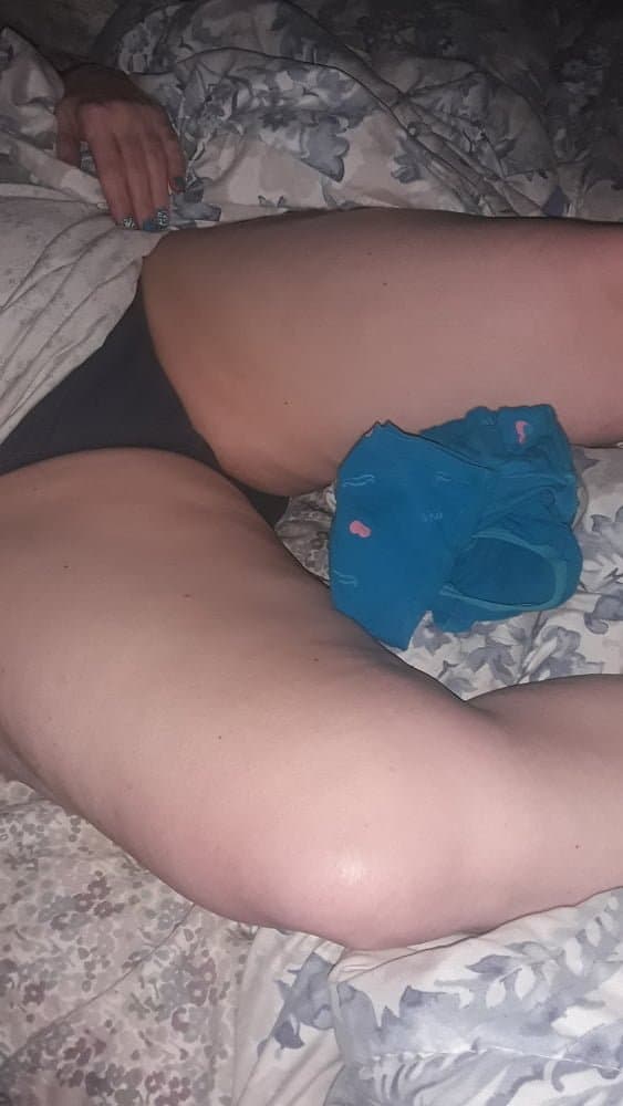 I join the fat wife soon for bed, Follow and join me and our desires