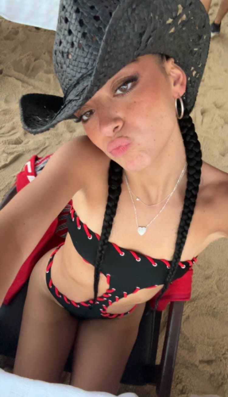 Charlie and Dixie Damelio need to secure their phone better☠️