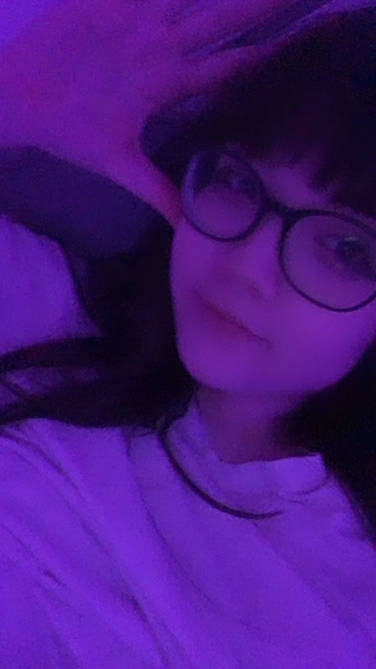 nerdy chubby glasses girl