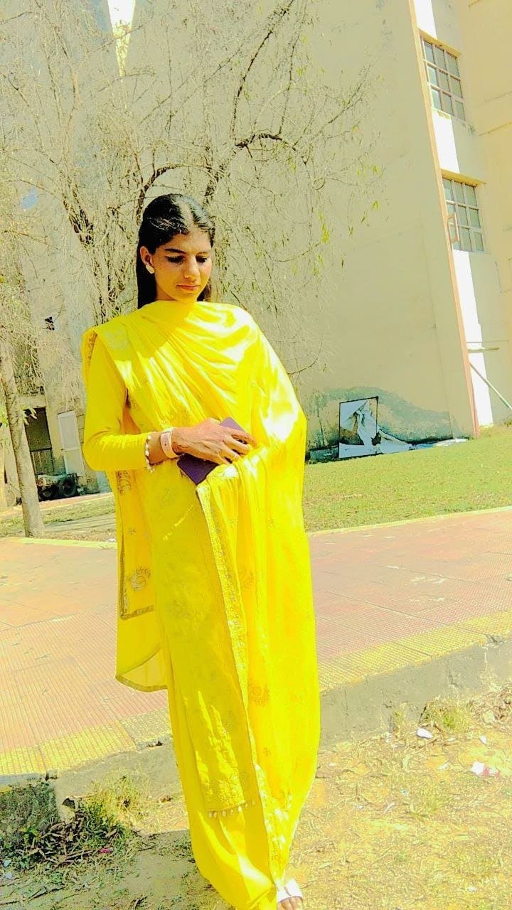 Punjabi indian slim girl with her desi bf fucking , sucking, stripping.