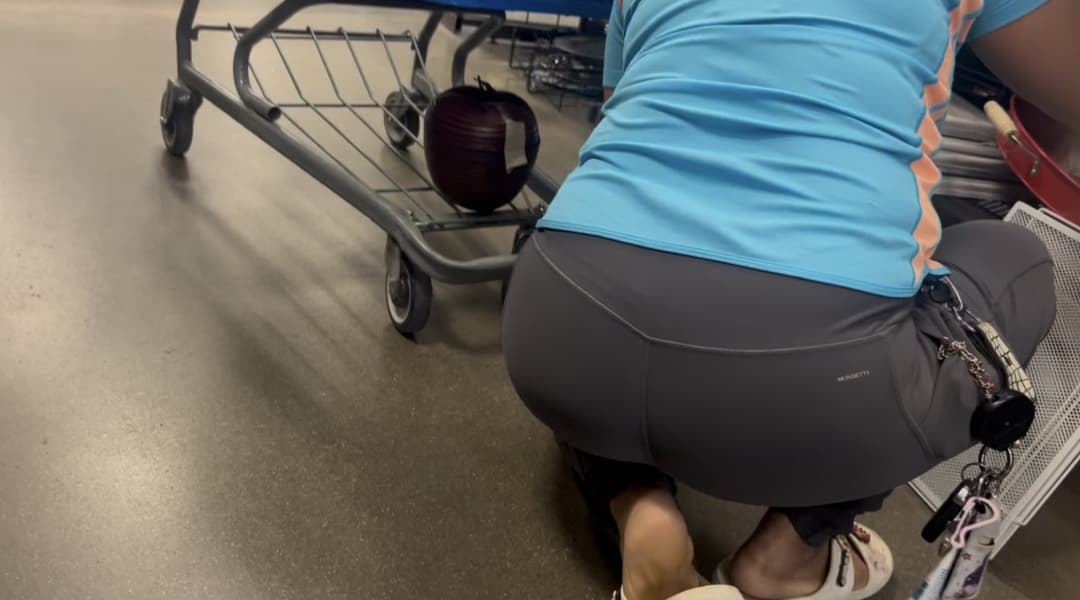 MILF shopping knew I was creeping. Started bending over for me to capture.