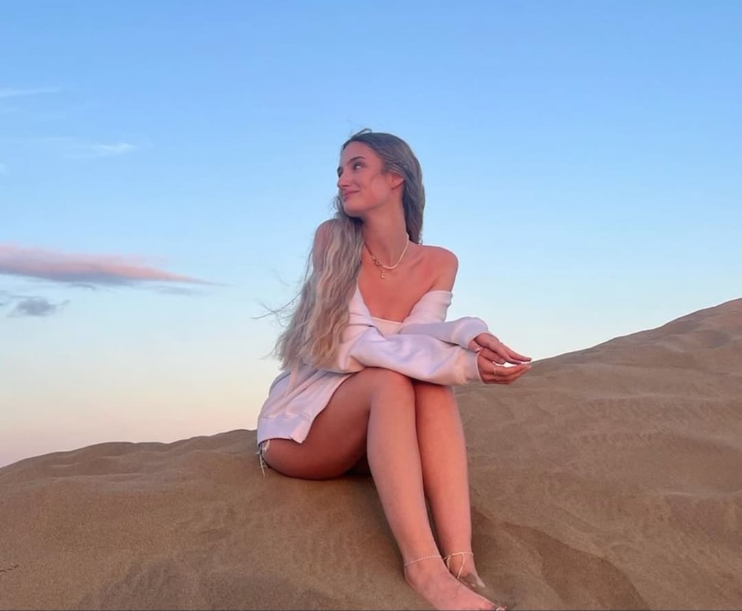 Quick posting my ex classmate Sophie I still jerk for. I hope I wont regret… kik DontKnovvMe