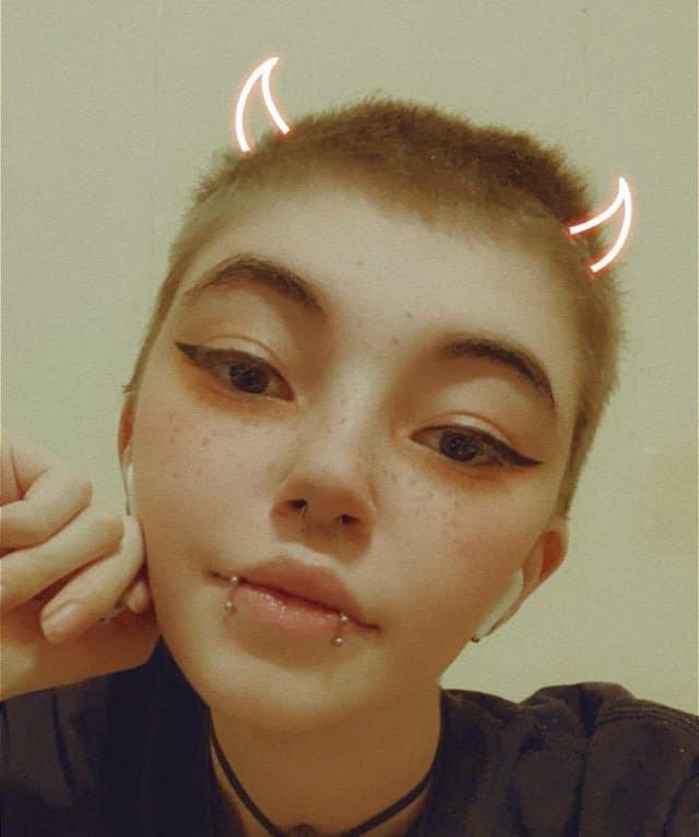 Short hair White tomboy dyke stud Weeboo P2