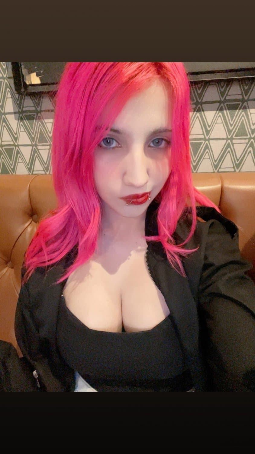 Click to view full size Turkish Super Sexy Goth Teen