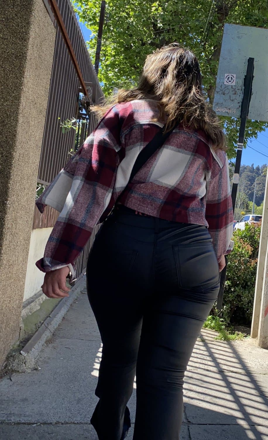 pawg in leather pants