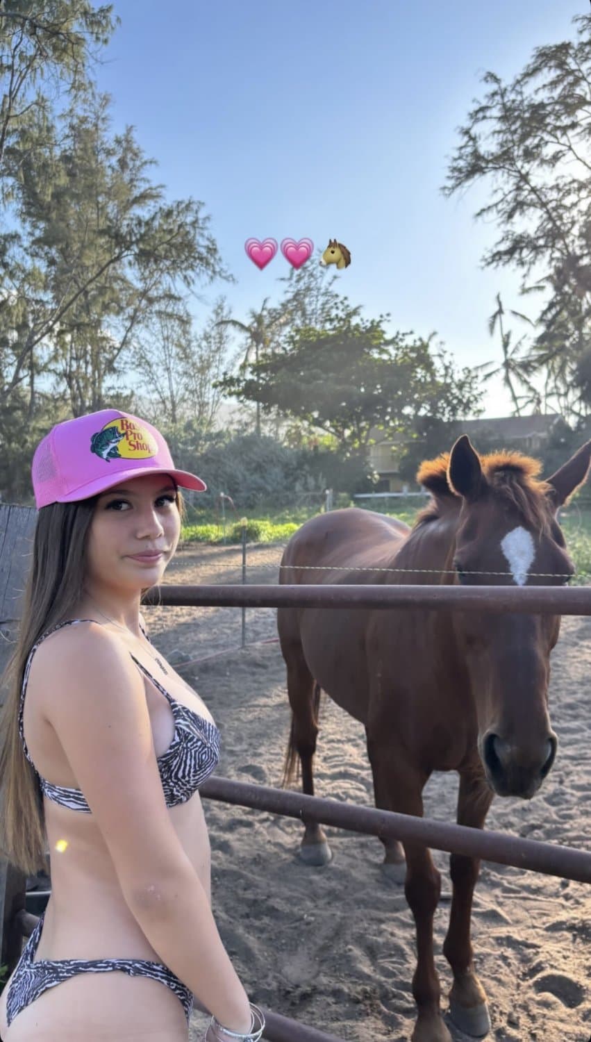 bikini slut reagan frm north, oahu needs to be dicked