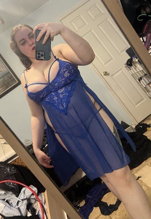 Click to view full size Gordinha se exibindo com as lingeries