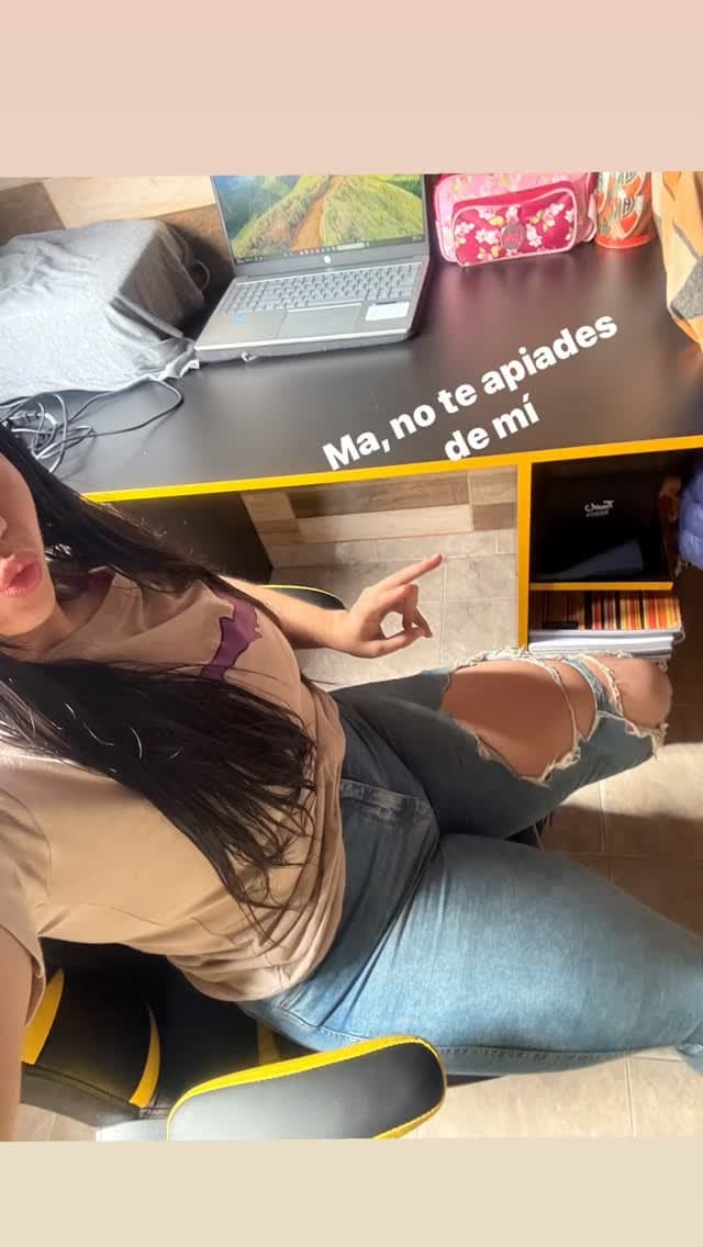 alguien tiene mas o la conoce? esta para meter paja con esta puta