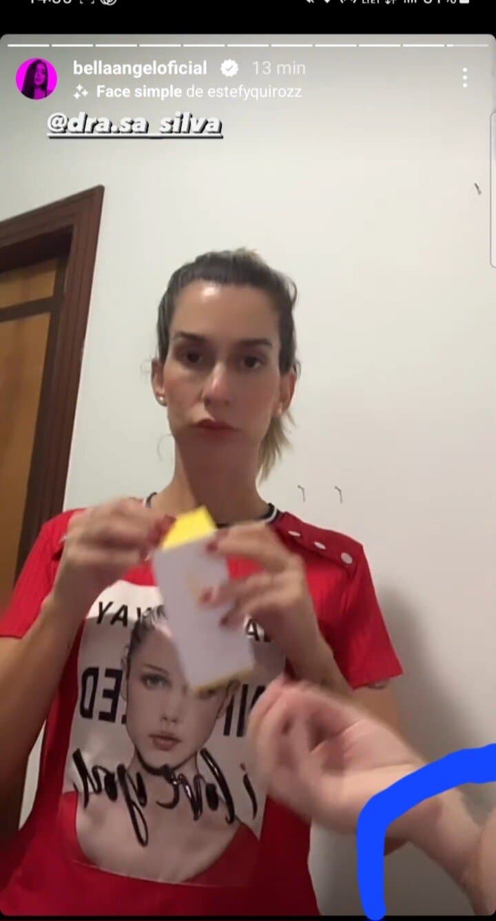 Bella angel pagando peitinho