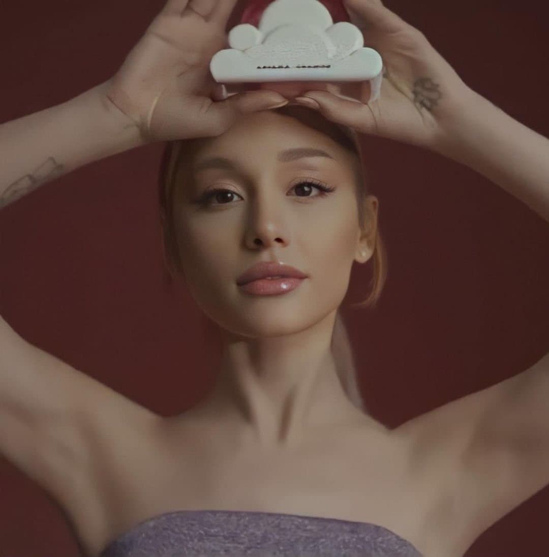 More Ariana Grande face/lips porn to goon to ?