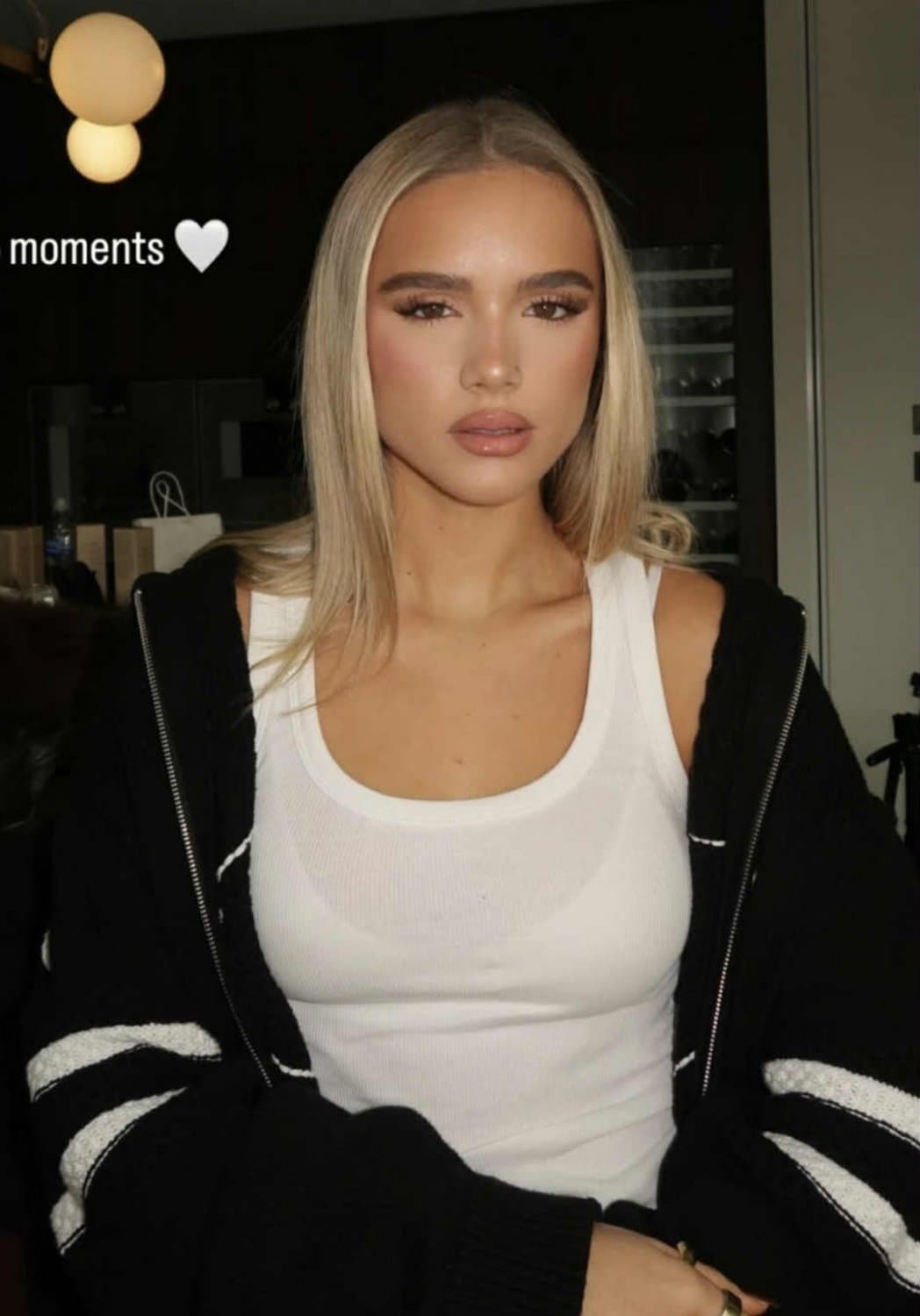 British influencer teen slut Kaci Jay showing naked pussy