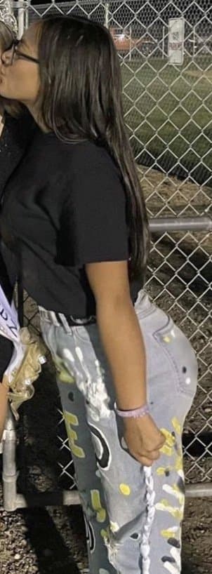 Fat ass latina slut Angie message her tele @Angie5637