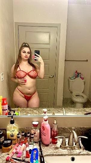 More of this THICK ASS SNOWBUNNY GODDESS