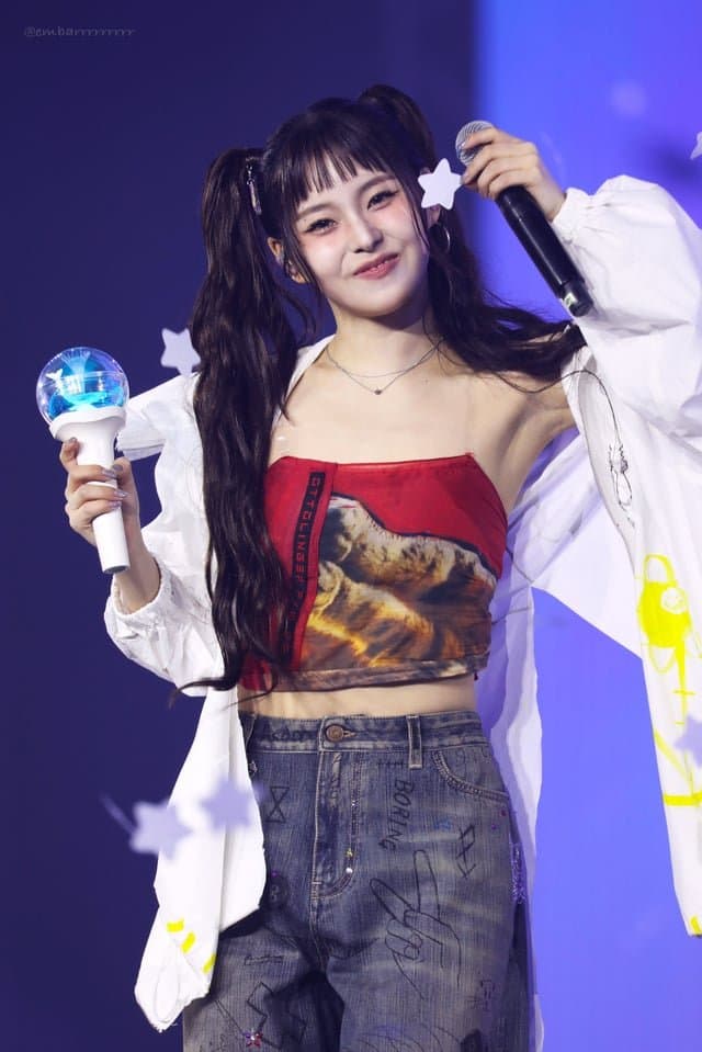 Kyujin nmixx her armpits should be covered in cum